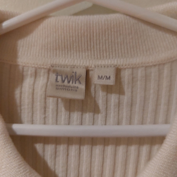 TWIK-White Women's Crop Top Zipper two way - Picture 5 of 6